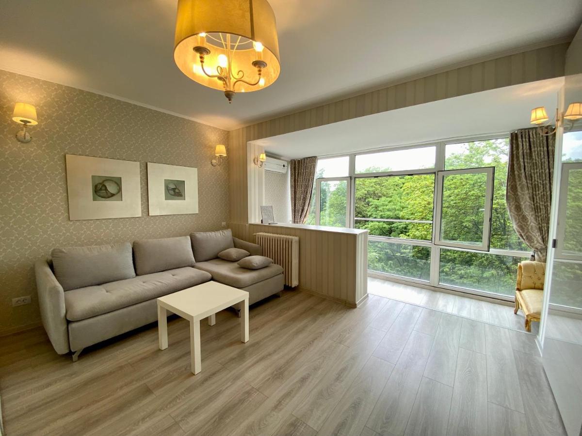 Downtown Studio - Ultra Central With Park View Bucarest Esterno foto