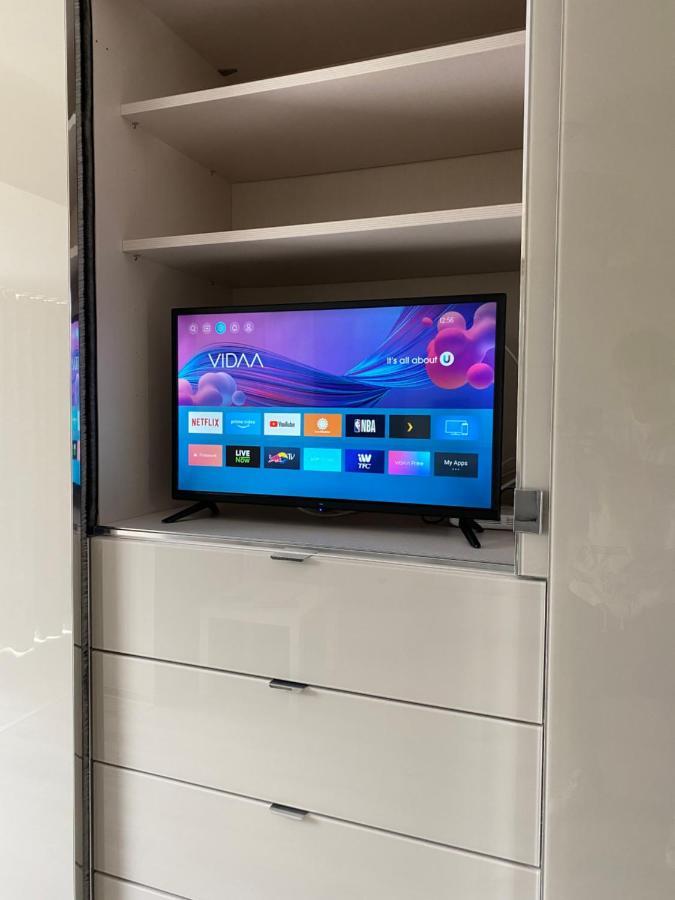 Downtown Studio - Ultra Central With Park View Bucarest Esterno foto