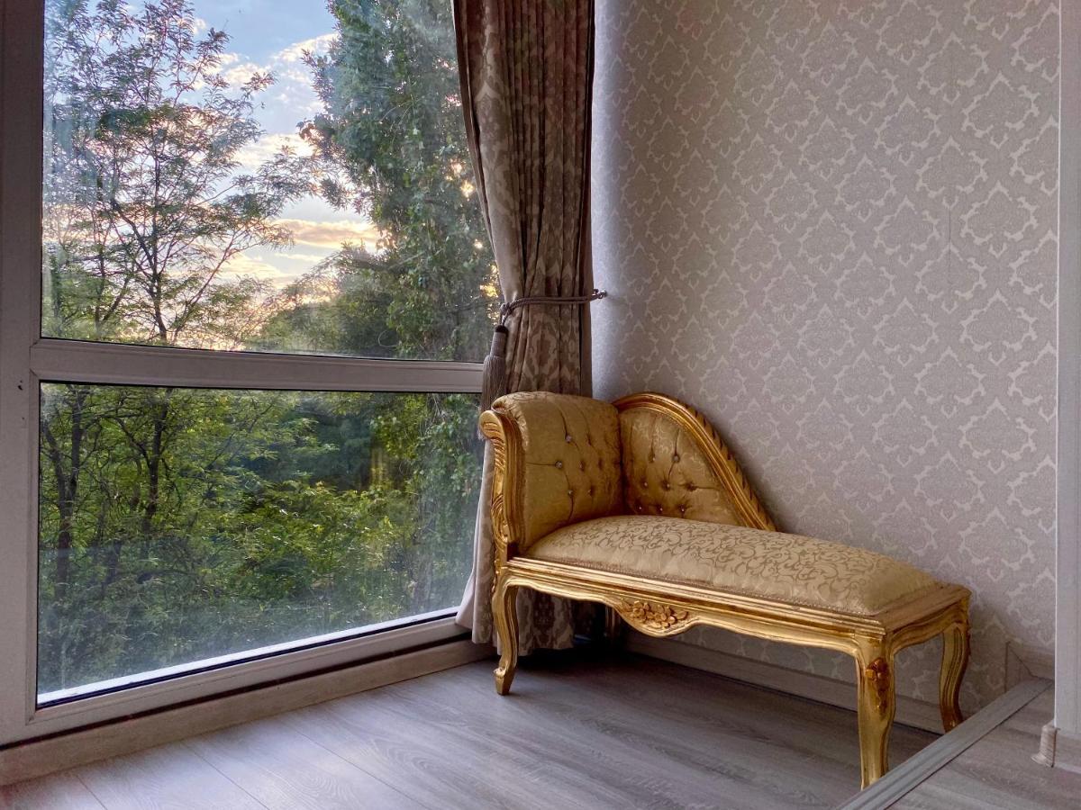 Downtown Studio - Ultra Central With Park View Bucarest Esterno foto