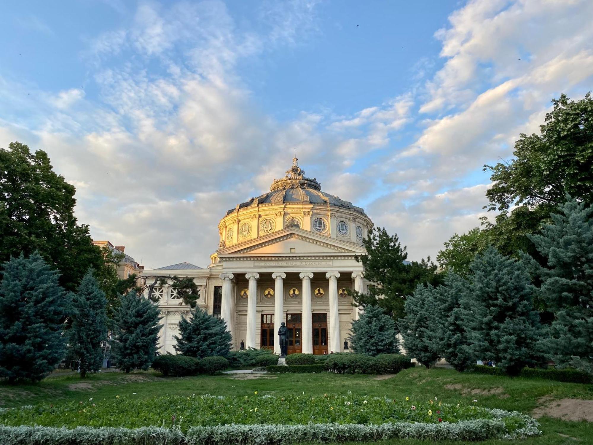 Downtown Studio - Ultra Central With Park View Bucarest Esterno foto